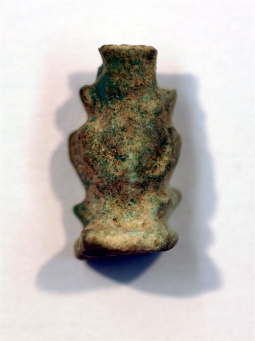 Amulet Besa od svijetlozelene fajanse